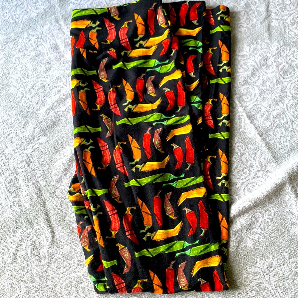 LULAROE pepper leggings one size EUC